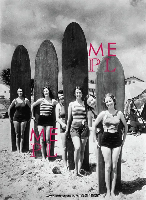: Women on the beach in Long Beach / : Women on the beach in Long Beach /