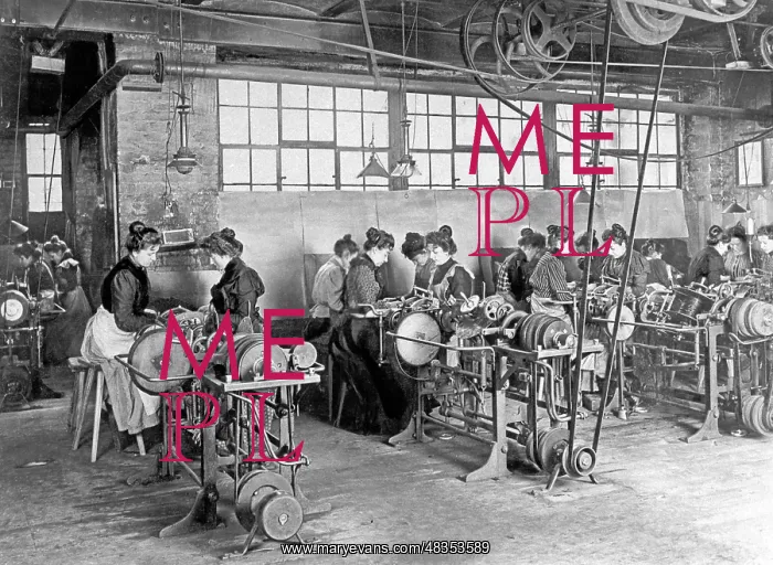 : Women in a cigar factory, 1908 : Women in a cigar factory, 1908