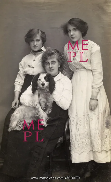  : Three women with dog