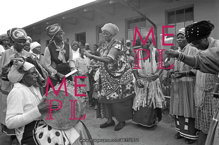 : Women drumming and dancing : Women drumming and dancing