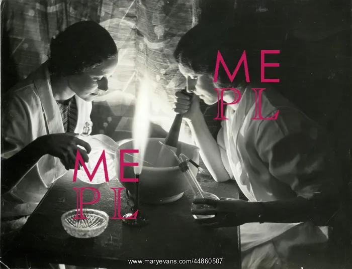 : WOMEN IN GLASS FACTORY : WOMEN IN GLASS FACTORY