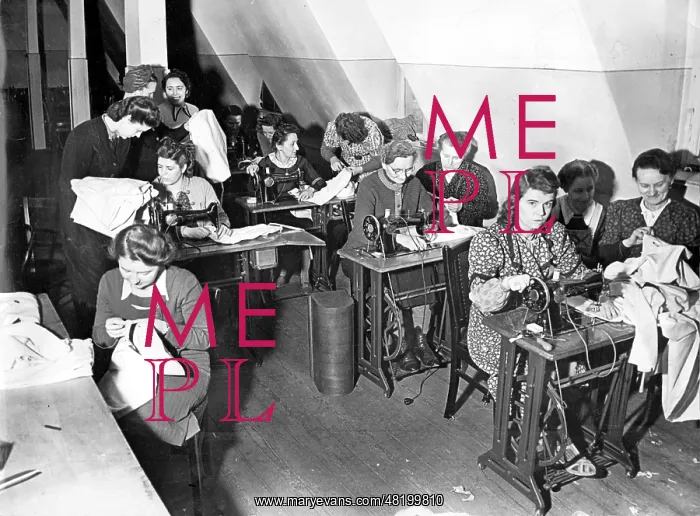 : Women help in the war effort, 1942 : Women help in the war effort, 1942
