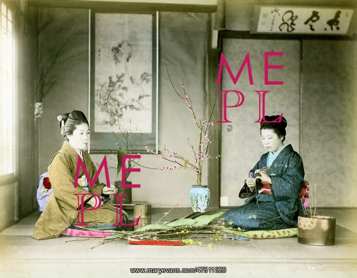  : Women in kimonos