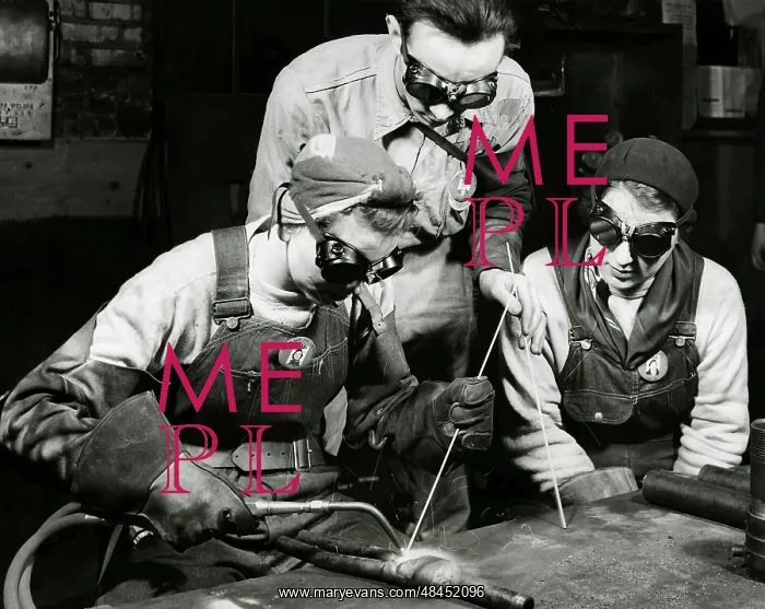 : Two women learning to weld with their instructor, 1943 : Two women learning to weld with their instructor, 1943
