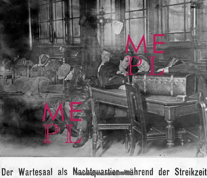 : Women looking for work at a railway station, around 1914 : Women looking for work at a railway station, around 1914