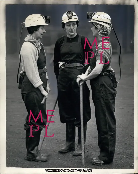 : Women magistrates go down the mine : Women magistrates go down the mine