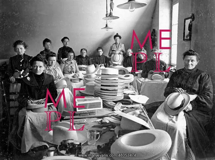 : Women making hats, 1905 : Women making hats, 1905