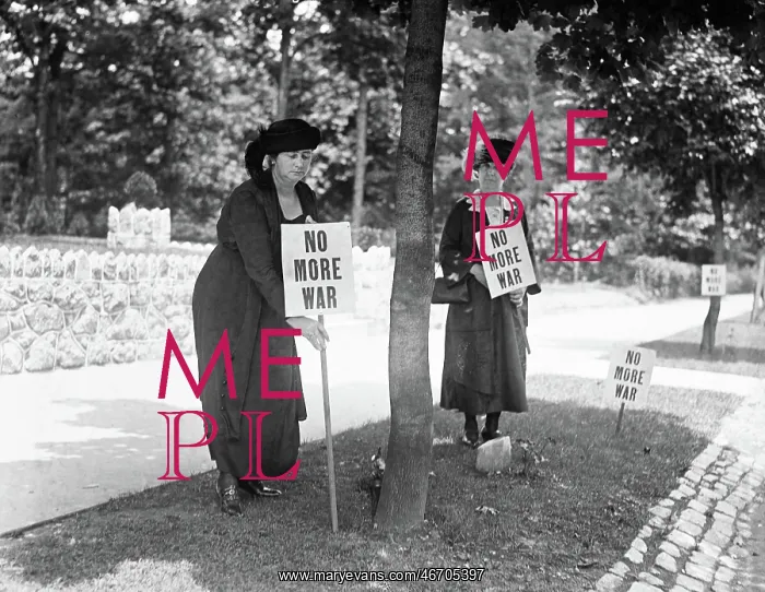 : Women - Protest - War - Pacifist : Women - Protest - War - Pacifist