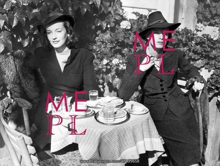 : Women in a sidewalk cafe, 1938 : Women in a sidewalk cafe, 1938