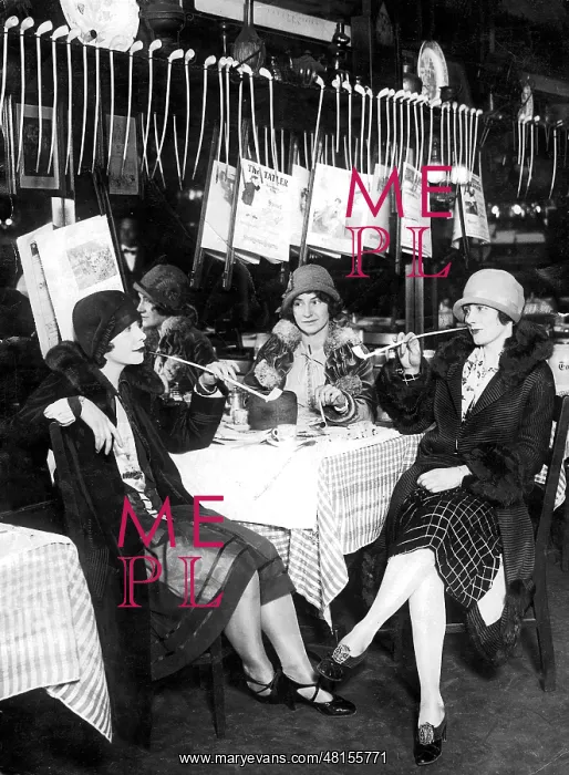 : Women smoking, 1926 : Women smoking, 1926
