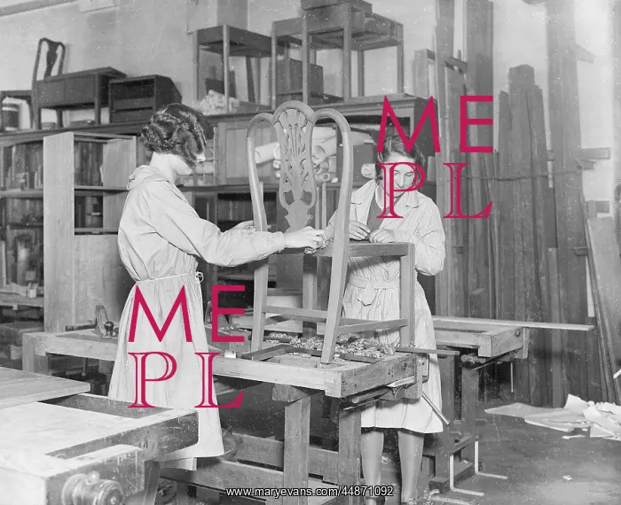 : WOMEN UPHOLSTERERS : WOMEN UPHOLSTERERS