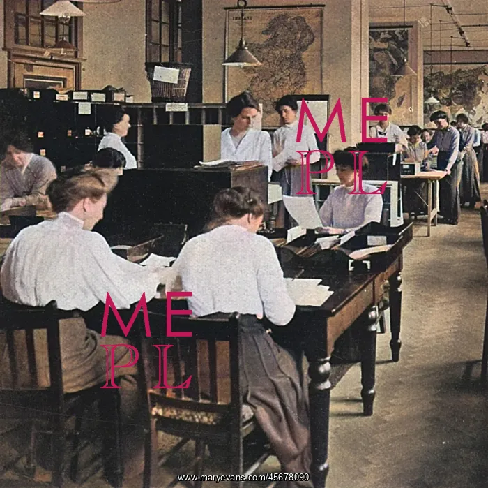 : Women working at Prisoners of War Information Bureau, WW1 : Women working at Prisoners of War Information Bureau, WW1