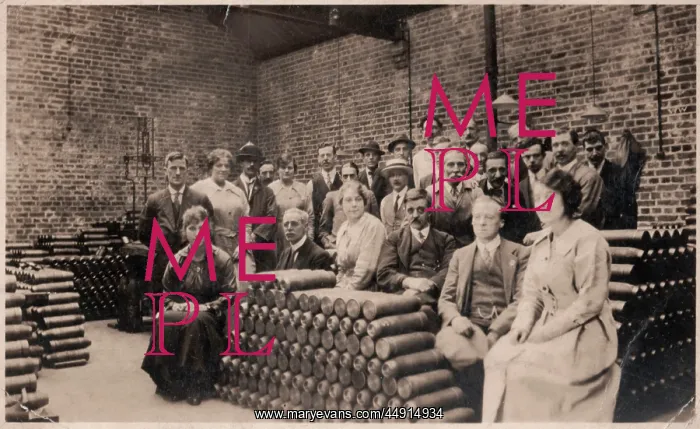 : Women WW1 Munitions : Women WW1 Munitions