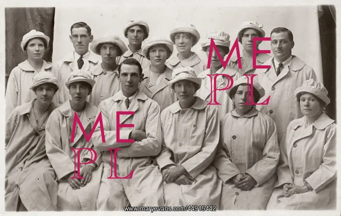 : Women WW1 Work Canteen : Women WW1 Work Canteen