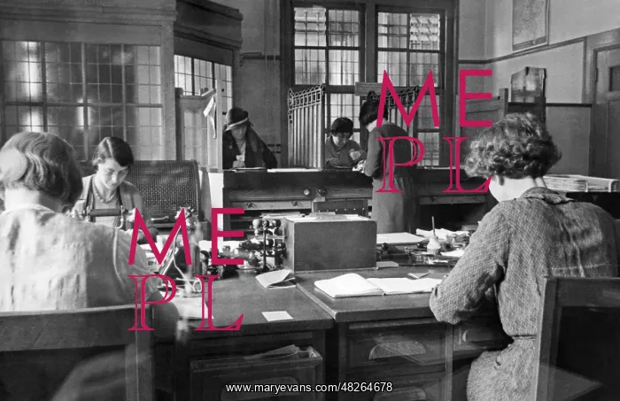 : Women's Bank in Amsterdam, 1933 : Women's Bank in Amsterdam, 1933