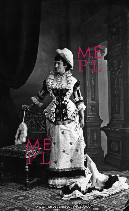 : Women's fashion, 1880 : Women's fashion, 1880