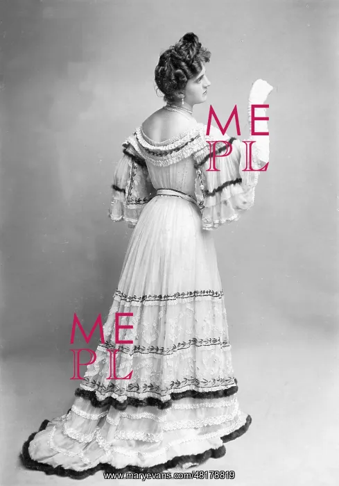 : Women's Fashion, 1904 : Women's Fashion, 1904