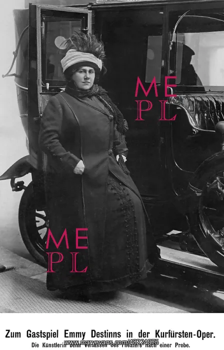 : Women's fashion, 1912 : Women's fashion, 1912