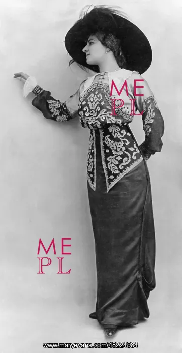 : Women's fashion, 1912 : Women's fashion, 1912