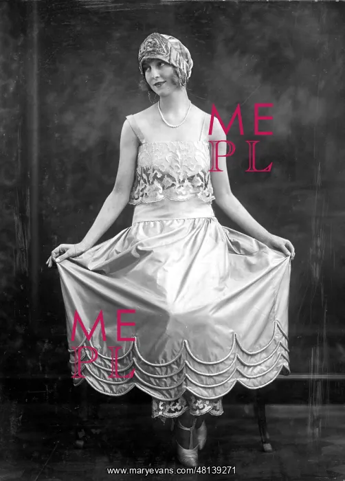 : Women's fashion from 1922 : Women's fashion from 1922