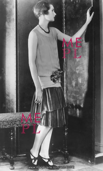 : Women's fashion, 1927 : Women's fashion, 1927