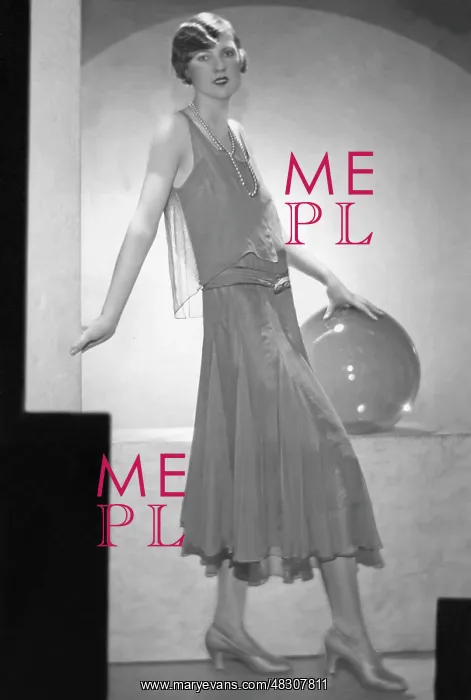 : Women's fashion, 1929 : Women's fashion, 1929