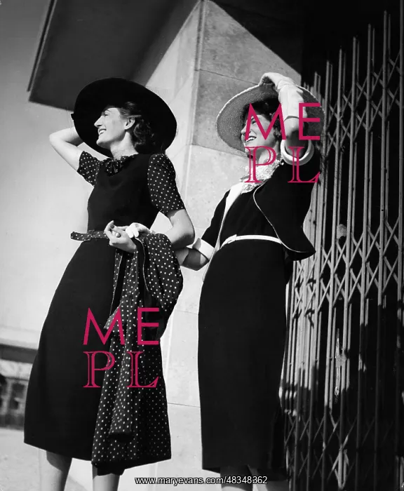 : Women's fashion, 1938 : Women's fashion, 1938