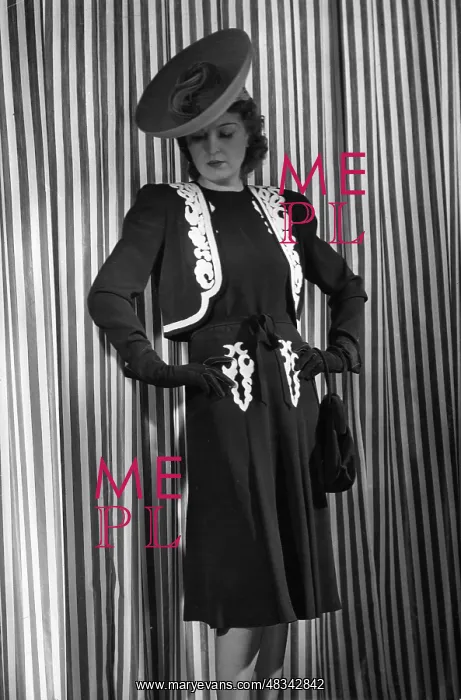 : Women's fashion, 1941 : Women's fashion, 1941