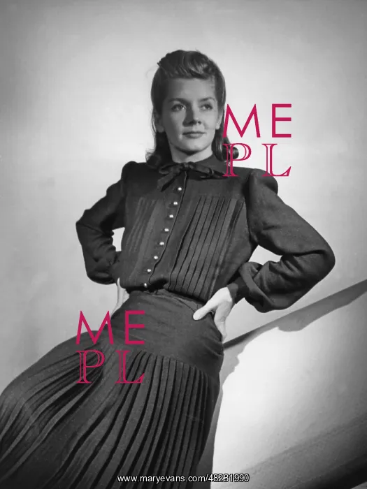 : Women's fashion, 1942 : Women's fashion, 1942