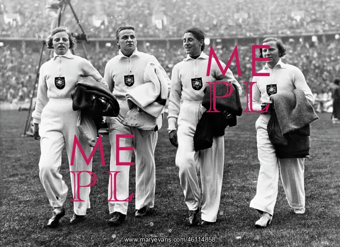 : Women's relay world record : Women's relay world record