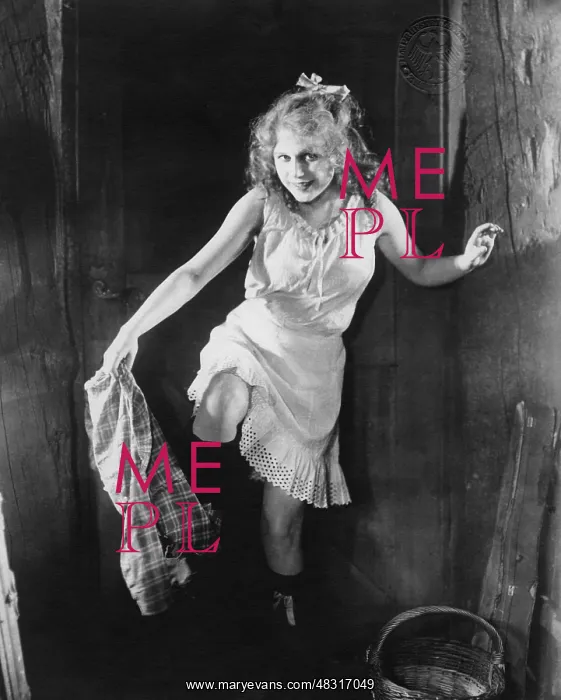 : Women's underwear, 1925