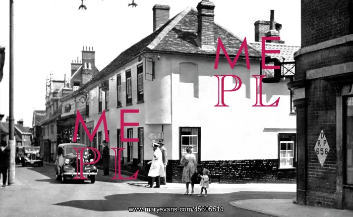  : Woodbridge, the Crown Hotel c1955