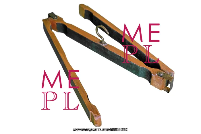 : Wooden folding trouser hanger - extended : Wooden folding trouser hanger - extended