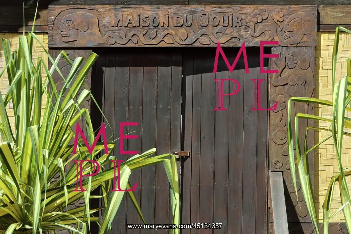 : Wooden lintel, Maison du Jouir, Paul Gauguin Cultural : Wooden lintel, Maison du Jouir, Paul Gauguin Cultural