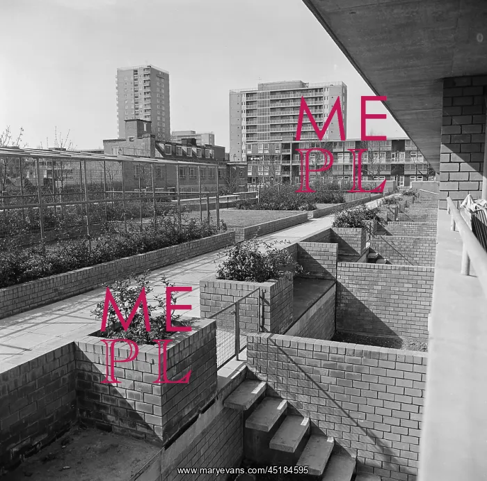 : Woodhall Flats, Camden : Woodhall Flats, Camden