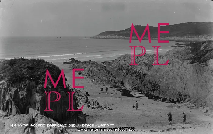: Woolacombe Barricade Shell Beach : Woolacombe Barricade Shell Beach