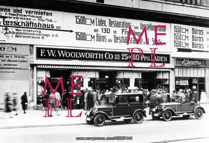: Woolworth branch in Berlin : Woolworth branch in Berlin