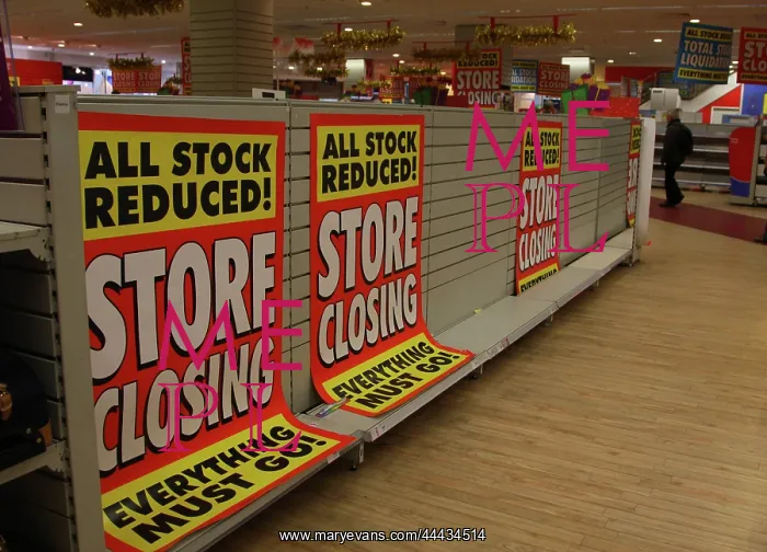 : Woolworths Closes : Woolworths Closes