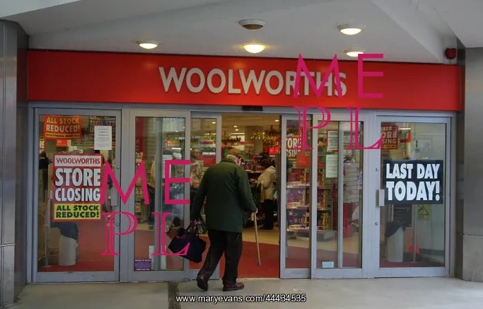 : Woolworths Closes : Woolworths Closes