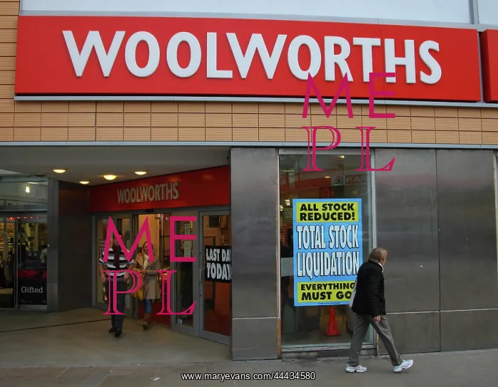 : Woolworths Closes : Woolworths Closes