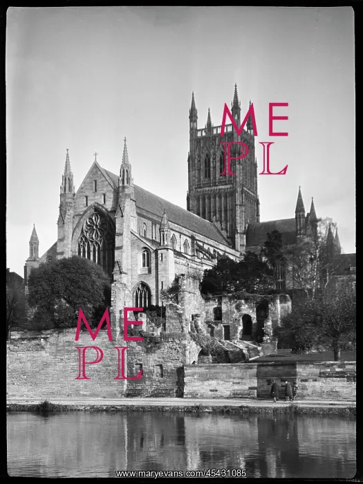 : Worcester Cathedral from south-west across the River Severn : Worcester Cathedral from south-west across the River Severn