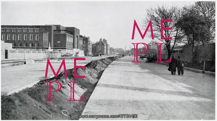 : Work on the Cromwell Road Extension, London : Work on the Cromwell Road Extension, London