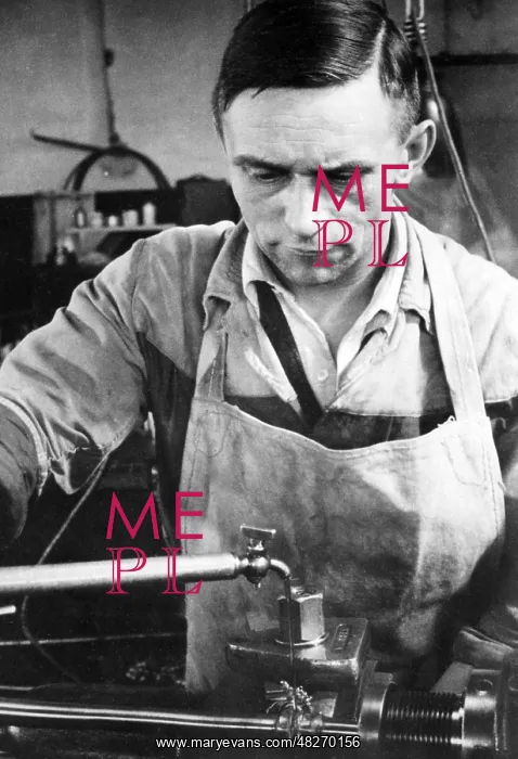  : Worker in an armaments factory, 40s