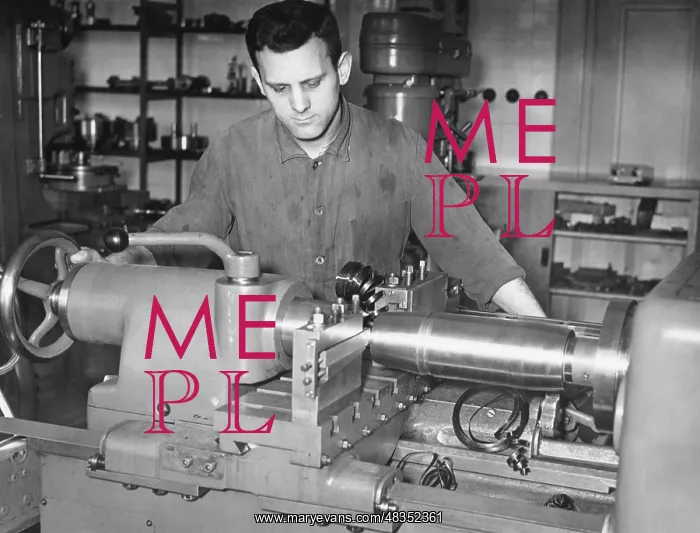: Worker in an arms factory, 1940 : Worker in an arms factory, 1940