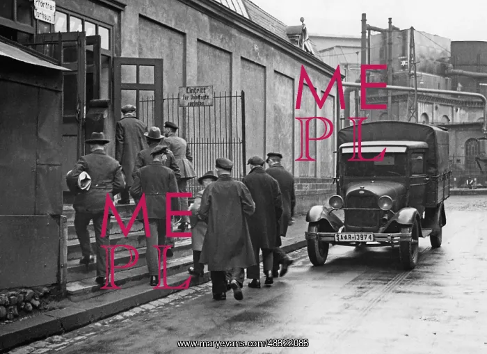 : Worker on the way to work, 1935 : Worker on the way to work, 1935