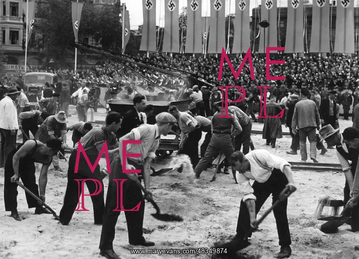 : Workers in Berlin, 1938 : Workers in Berlin, 1938