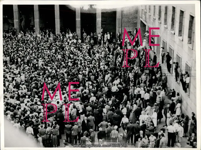 : Workers demonstrate for strike in East Berlin, Germany : Workers demonstrate for strike in East Berlin, Germany
