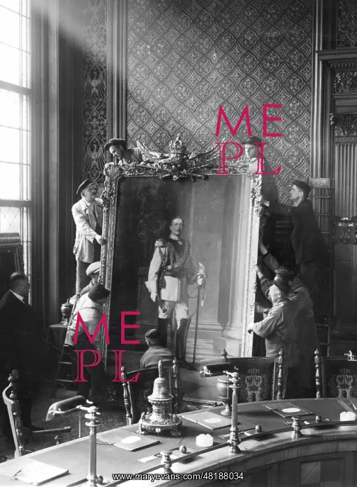 : Workers hang the image of Wilhelm II, 1933 : Workers hang the image of Wilhelm II, 1933