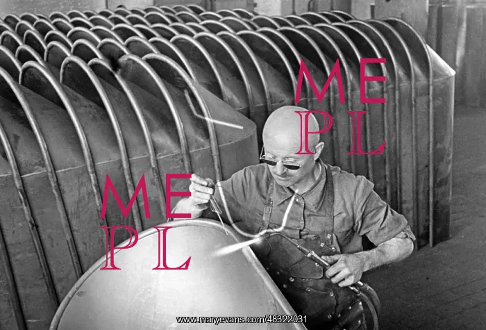 : Workers at the Krausswerk in Neuwelt : Workers at the Krausswerk in Neuwelt