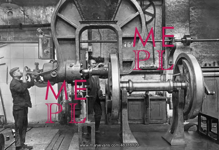 : Workers in a Krupp plant, 1918 : Workers in a Krupp plant, 1918